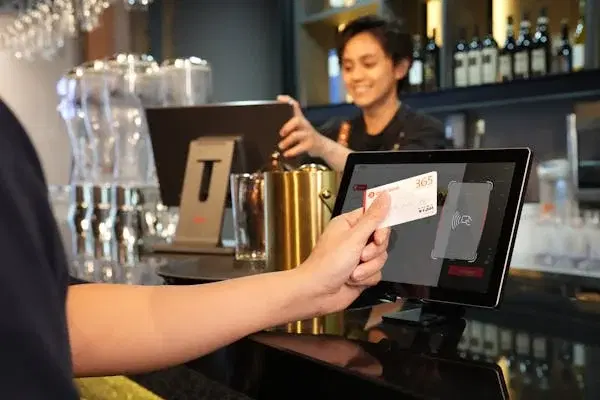 Cloud-Based ERP V/s Traditional ERP: Which is better for your Restaurant?