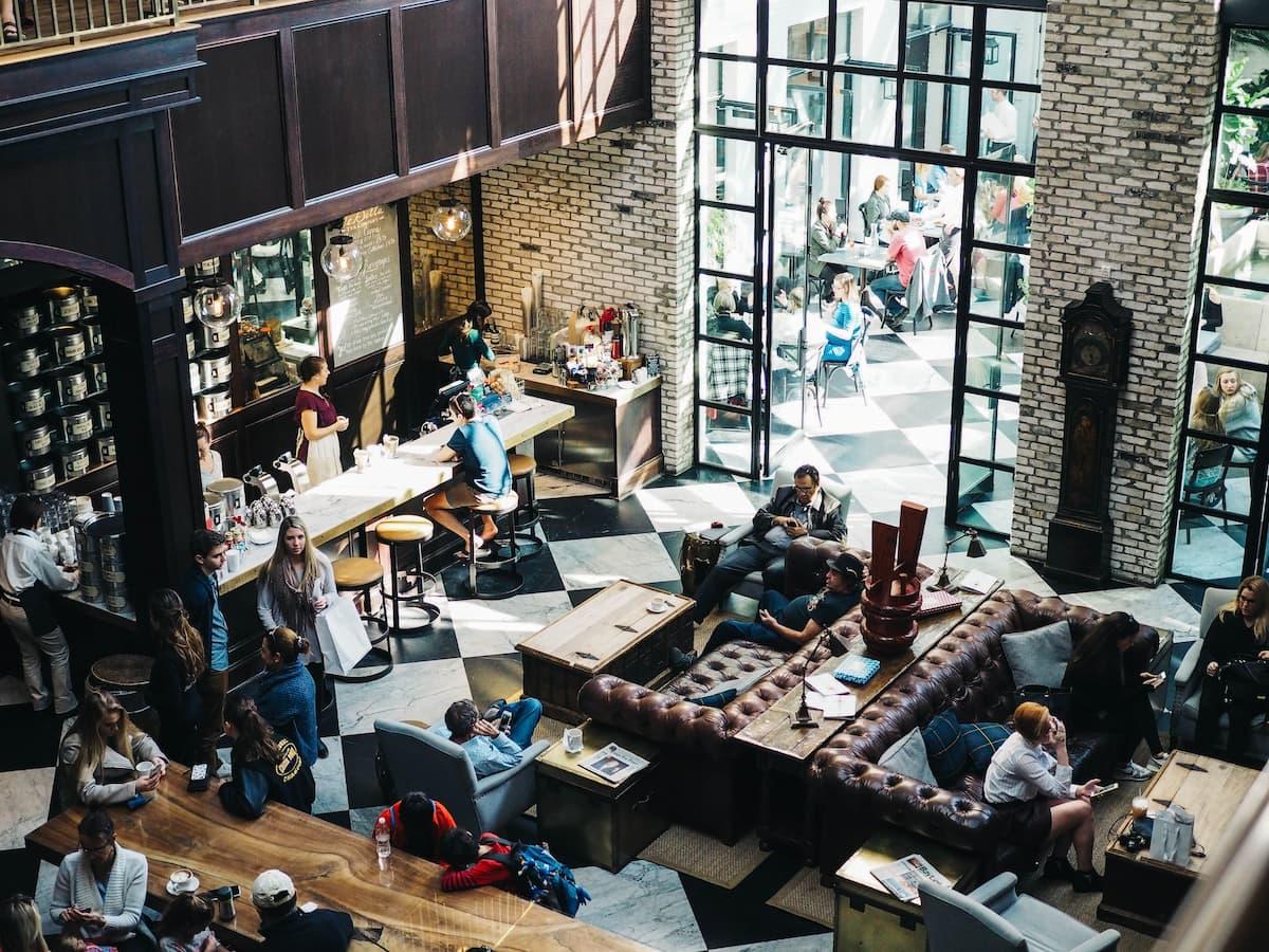 Restaurant Marketing 101: How to Grow and Retain Your Customers