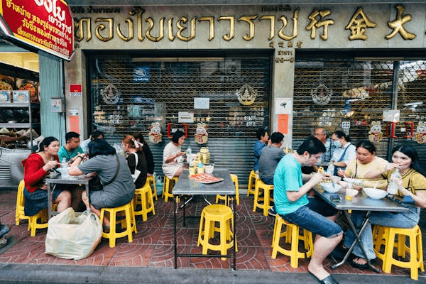 Unified Inventory Management of Multi-Outlet Restaurants